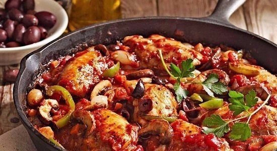 Тушеная курица со сладким перцем.на 100грамм - 74.68 ккал, Б/Ж/У - 11.96/0.6/4.83Ингредиенты:1) ...