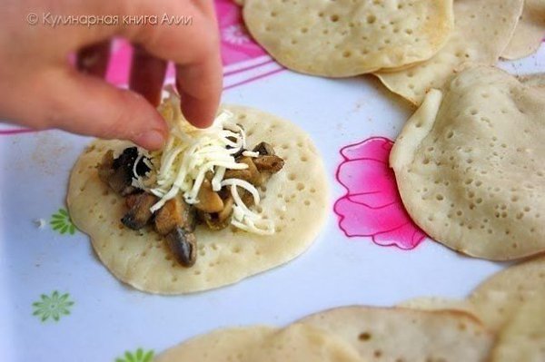 Блинчики с грибами и сыром.это не простые блинчики! Простые так не получится завернуть....Сама их ... - 2