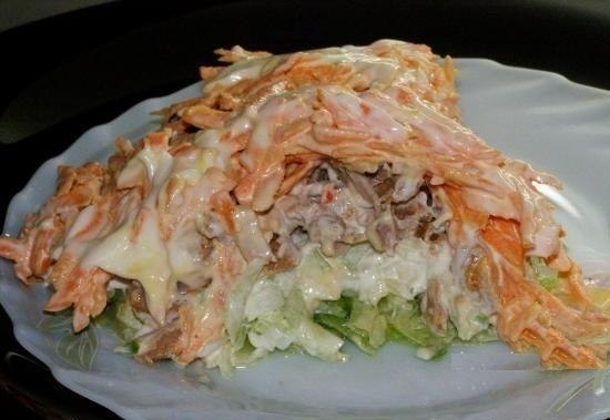 Вкусный салат с зелёной редькой.Ингредиенты:- Одна большая зелёная редька,- 2 моркови,- мясо ...