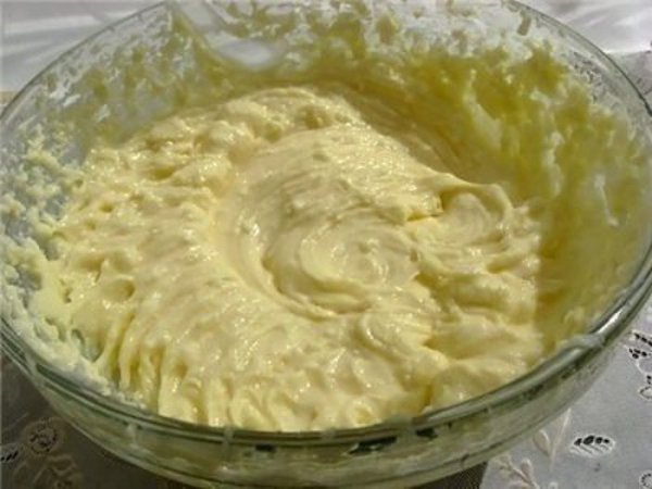 Неимоверный тортик! Нежное, рассыпчатое песочное тесто, сладкая творожная начинка... Берем два ... - 3