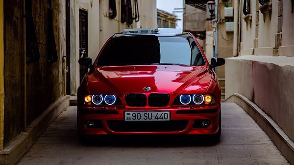 BMW (E39)
