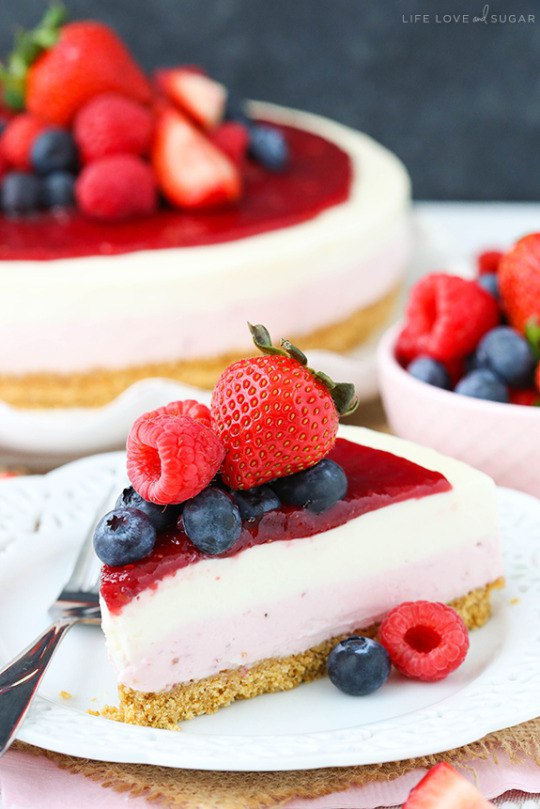 NO BAKE BERRY VANILLA CHEESECAKE