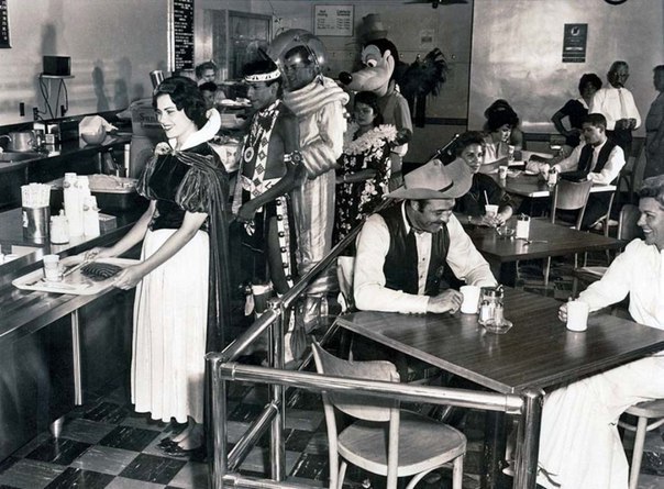 C    1961 .