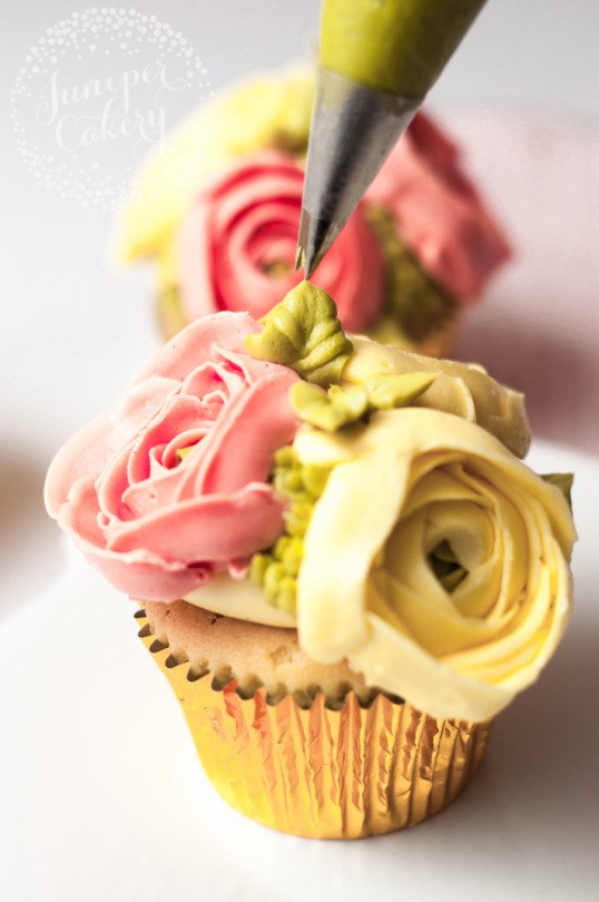 These Buttercream Flower Cupcakes Are (Almost) Too Pretty to Eat