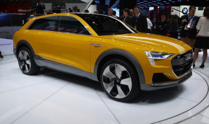    Audi    .   CES  ...