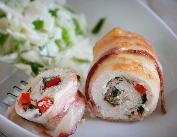 Куриные рулетики в беконе.К вам не ходят в гости, потому что вы невкусно готовите? Куриные рулетики ...
