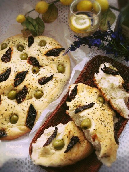 Фокачча (итал. focaccia) — итальянская лепёшка, которую готовят из того же теста, что является ...