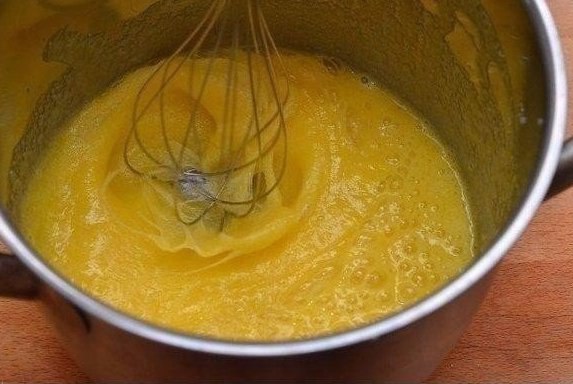 ÂÊÓÑÍÀß ØÀÐËÎÒÊÀ.ÈÍÃÐÅÄÈÅÍÒÛ: ßáëîêî — 2-3 øò. Ìóêà — 1 ÷àøêà Ìåëêèé ñàõàð — 1 ÷àøêà Êðóïíûå ÿéöà — ... - 3