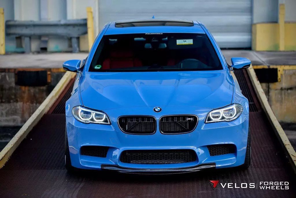 BMW M5 F10 Yas Marina Blue