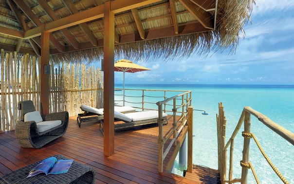  onstance Moofushi Resort  . - 7
