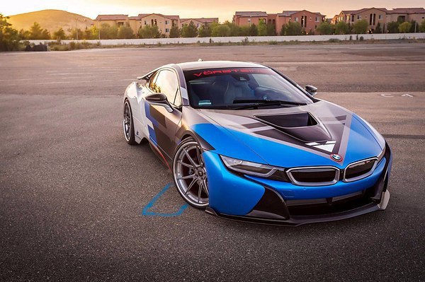 BMW i8