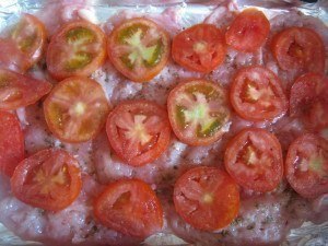 КУРИЦА ЗАПЕЧЁННАЯ ПОД ТЕРТЫМ КАРТОФЕЛЕМ.ИНГРЕДИЕНТЫ: Филе куриное-2 шт Картофель крупный-4 шт Лук ... - 4