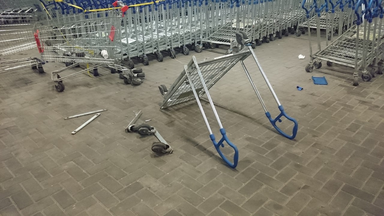 IKEA    