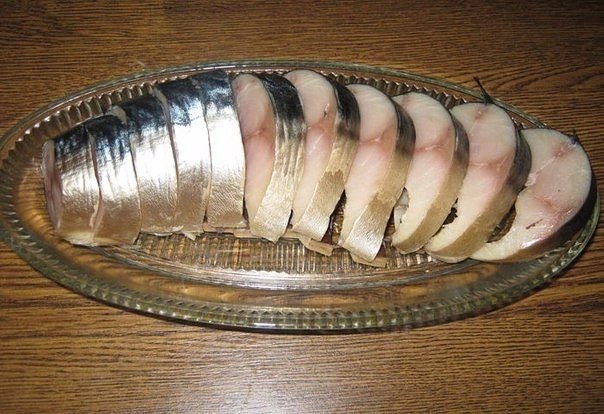 ПОТРЯСАЮЩАЯ СОЛЕНАЯ СКУМБРИЯ.Ингредиенты- Соль – 5 ст.л. без верха- Сахар – 2 ст.л.- Чай чёрный без ...