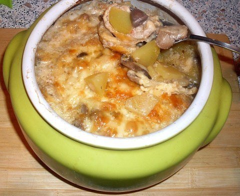 Жаркое из сердечек с грибами в горшочке или очень быстрый вкусный ужин :) . Самое простое и быстрое ...