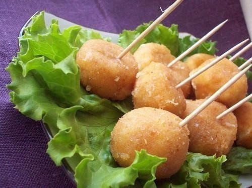 Сырные шарики жареные с чесноком.Сырные шарики — очень вкусное и популярное блюдо. Существует много ... - 9