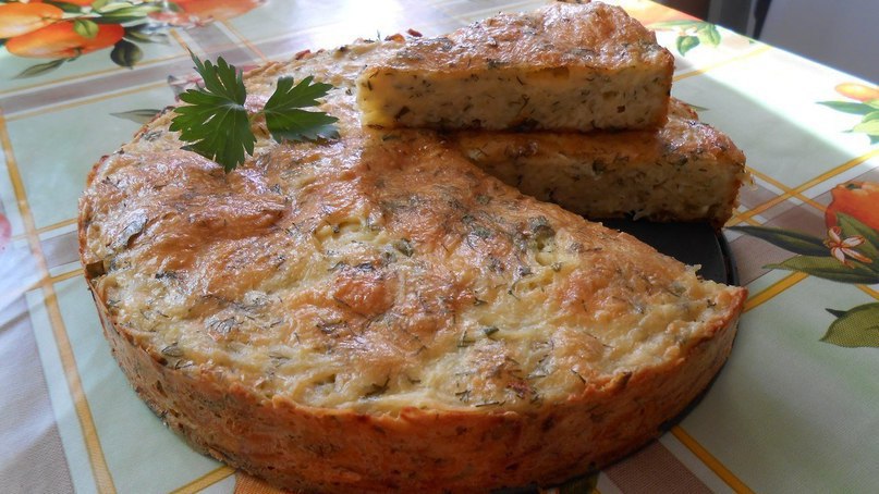 Картофельная запеканка с сыром. Ингредиенты: 6 средних картофелин; 150 гр. сыра; 3 зубчика чеснока; ...