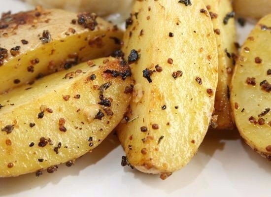 Топ-9 Самых вкусных рецептов приготволения блюд из картофеля.1. ЗАПЕЧЕННЫЙ КАРТОФЕЛЬ С ПРИПРАВАМИ И ... - 7