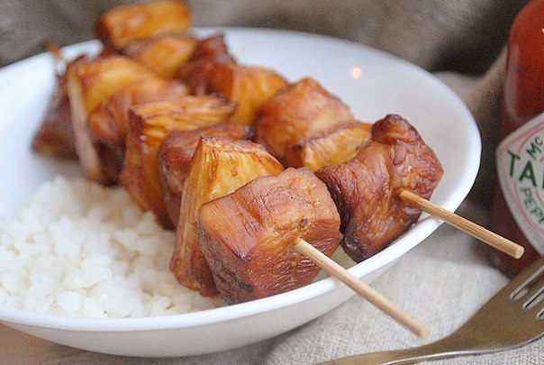 Куриные шашлычки с ананасами. Посвящается тем кто скучает по дачным шашлыкам! Вам потребуется: 1 ...