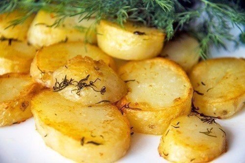 Топ-9 Самых вкусных рецептов приготволения блюд из картофеля.1. ЗАПЕЧЕННЫЙ КАРТОФЕЛЬ С ПРИПРАВАМИ И ... - 4