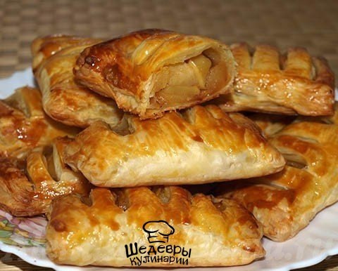 СЛОЙКИ С ЯБЛОКАМИ.М-м-м, как же вкусно получилось...ИНГРЕДИЕНТЫ: Слоеное пресное тесто — 0,5 кг; ...
