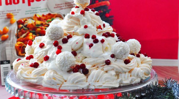 Торт-безе «Елка» с кокосовым кремом и «Раффаэлло». ИНГРЕДИЕНТЫ безе: белок 6 шт. соль щепотка(и) сок ...