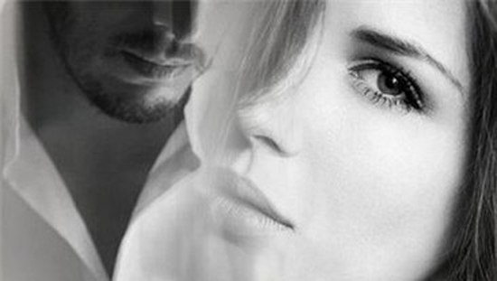 @. Искал её глаза. Но всё не те. Чужие взгляды. И чужие лица. Тогда он оставался в темноте, Чтобы ...
