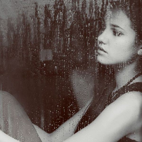 ))).Я так устала...Послушай, милый, я так усталаОт всех «Прости» и «Начнём сначала»,От бесконечной ...