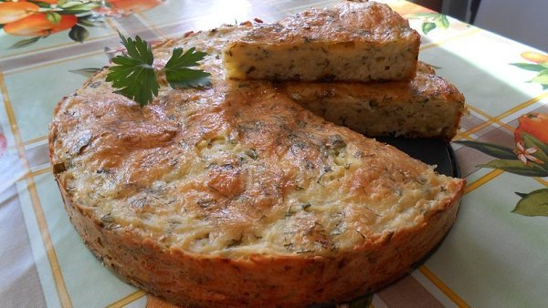 Картофельная запеканка с сыром. Ингредиенты: 6 средних картофелин; 150 гр. сыра; 3 зубчика чеснока; ...