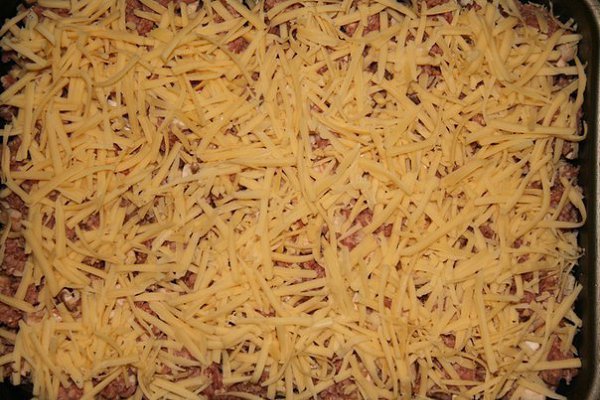 Мясная запеканка.Просто вкусно...Ингредиенты: картофель (6шт), фарш свинина+говядина (400г),грибы ... - 6