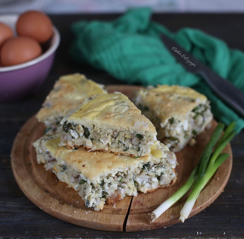 Диетический пирог с треской, яйцами и зеленью. На 100 гр - 115.17 ккал белки - 13.84 жиры - 4.1 ...