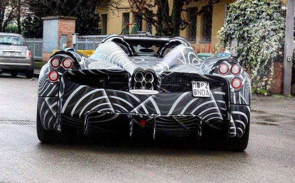 Pagani Huayra Roadster