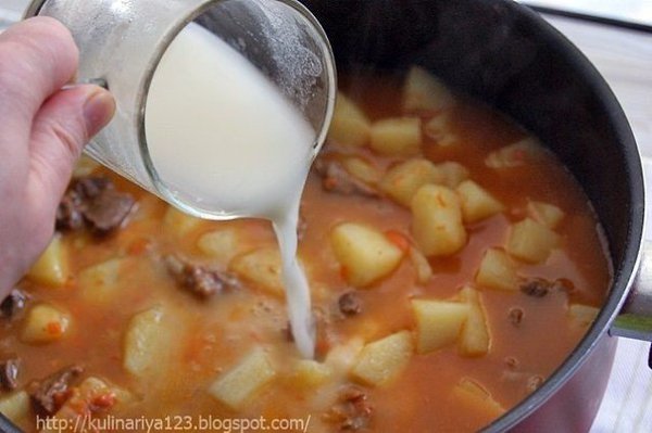 Картошечка, тушенная с мясом (как в д/садике).Ингредиенты:Говядина - 400-600 грЧищеный картофель - 1 ... - 8