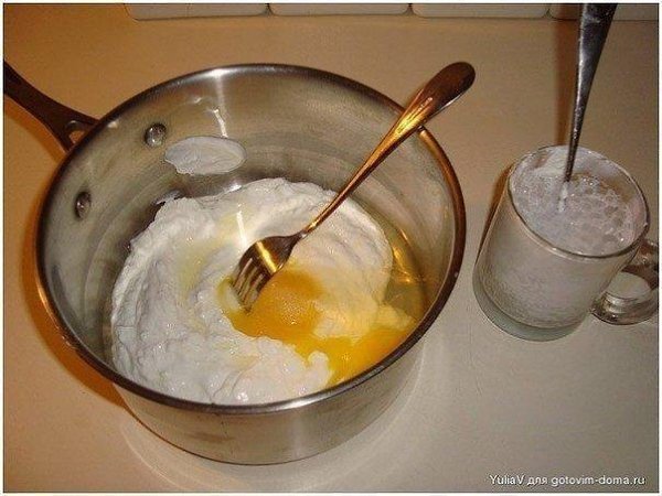 Быстрые пирожки с картошкой и мясом.Ингредиенты: -2 стакана сметаны (кефира, ряженки, простокваши) ... - 2