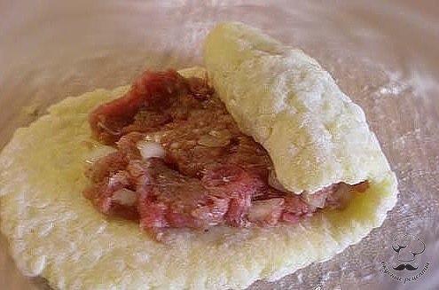 КАРТОФЕЛЬНЫЕ РУЛЕТИКИ С МЯСОМ.Ингредиенты:-Картофель – 500-600г-Яйцо сырое – 1шт-Мука пшеничная – ... - 4