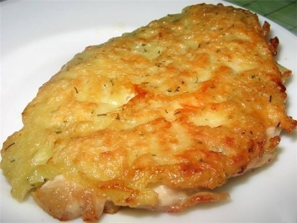 Куриные отбивные с сыром. Ингредиенты: куриной грудинки - 500 г сыр - 150г яйца - 2шт майонез - 3 ...