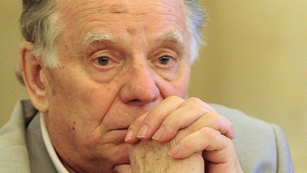 ...если гражданина заставляют платить за образование и медицинское обслуживание, пенсию накапливать ...