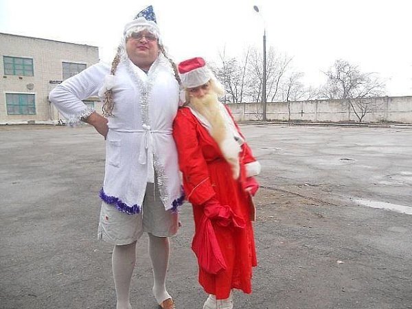    )))