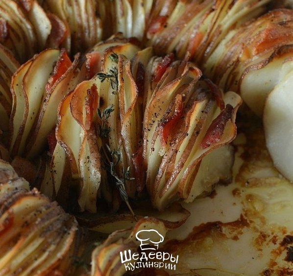 ХРУСТЯЩИЙ ЗАКУСОЧНЫЙ КАРТОФЕЛЬ.Вкуснее гарнира ещё не придумали!ИНГРЕДИЕНТЫ: 2 кг красного картофеля ...