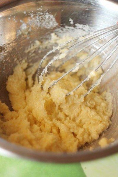 Капкейки с лимонным курдом.ИнгредиентыТесто:Масло сливочное — 100 гСахар — 140 гЯйца куриные — 3 ... - 2