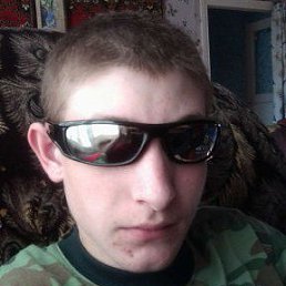 Павел, 27, Калининск