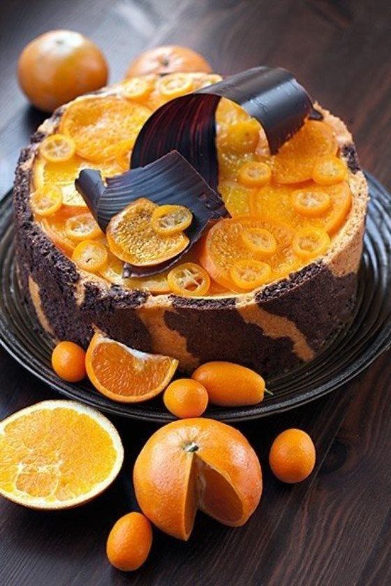 ШОКОЛАДНО-МАНДАРИНОВЫЙ торт. В нём сочетаются 2 абсолютно чистых вкуса - мандарина и горького ...
