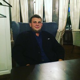 Максим, 29, Шарыпово