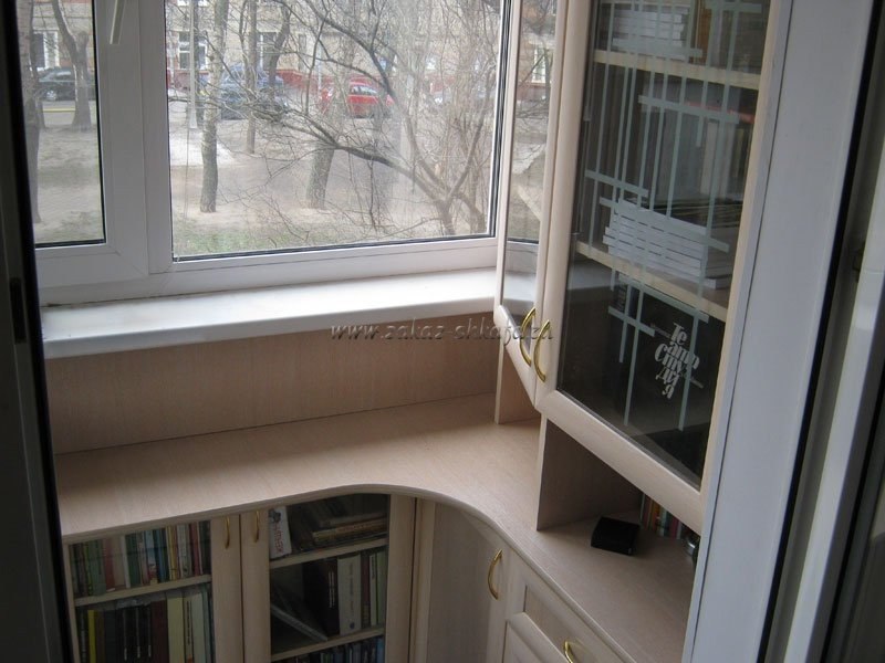 Библиотека на лоджии