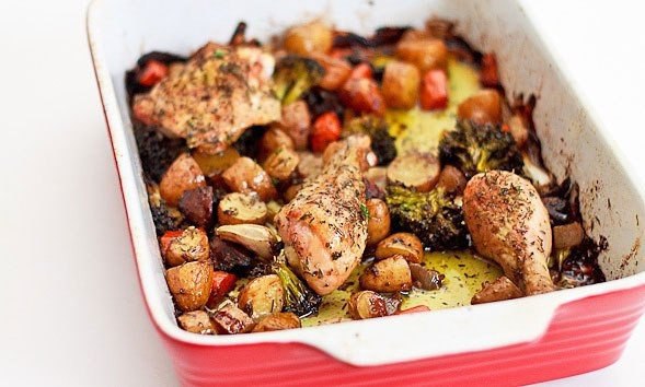 Запеченная курица с овощами.Ингредиенты:Курица (бедрышки и ножки) — 1 кг Смесь овощей (морковь, ... - 6