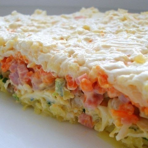О-очень вкусный слоеный салатик! .Обязательно возьмите на заметку этот рецептик!!!Ингредиенты:1-й ...