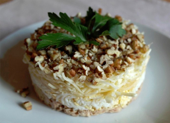 Салат с тунцом