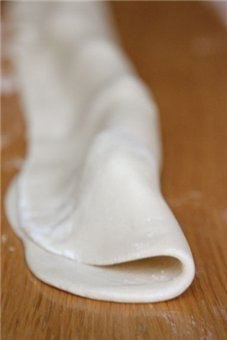 ВАРЕНИКИ: БЫСТРЫЙ СПОСОБ.ИНГРЕДИЕНТЫ:Для теста: 1 стакан горячей воды; 2 ст. л. жирной сметаны; 1 ... - 5