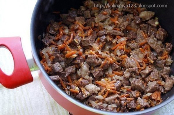 Картошечка, тушенная с мясом (как в д/садике).Ингредиенты:Говядина - 400-600 грЧищеный картофель - 1 ... - 4