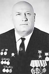 Николай Владимирович Лутай, (16 декабря 1911 - 9 февраля 1994) - Герой Социалистического Труда, ...